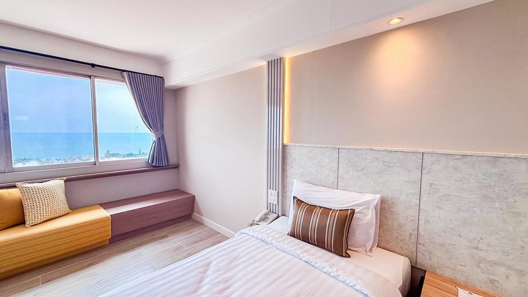 Hua Hin Grand Hotel And Plaza - Sha Extra Plus Exterior photo